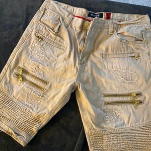 Men’s size 40 Makobi jean shorts. Never worn